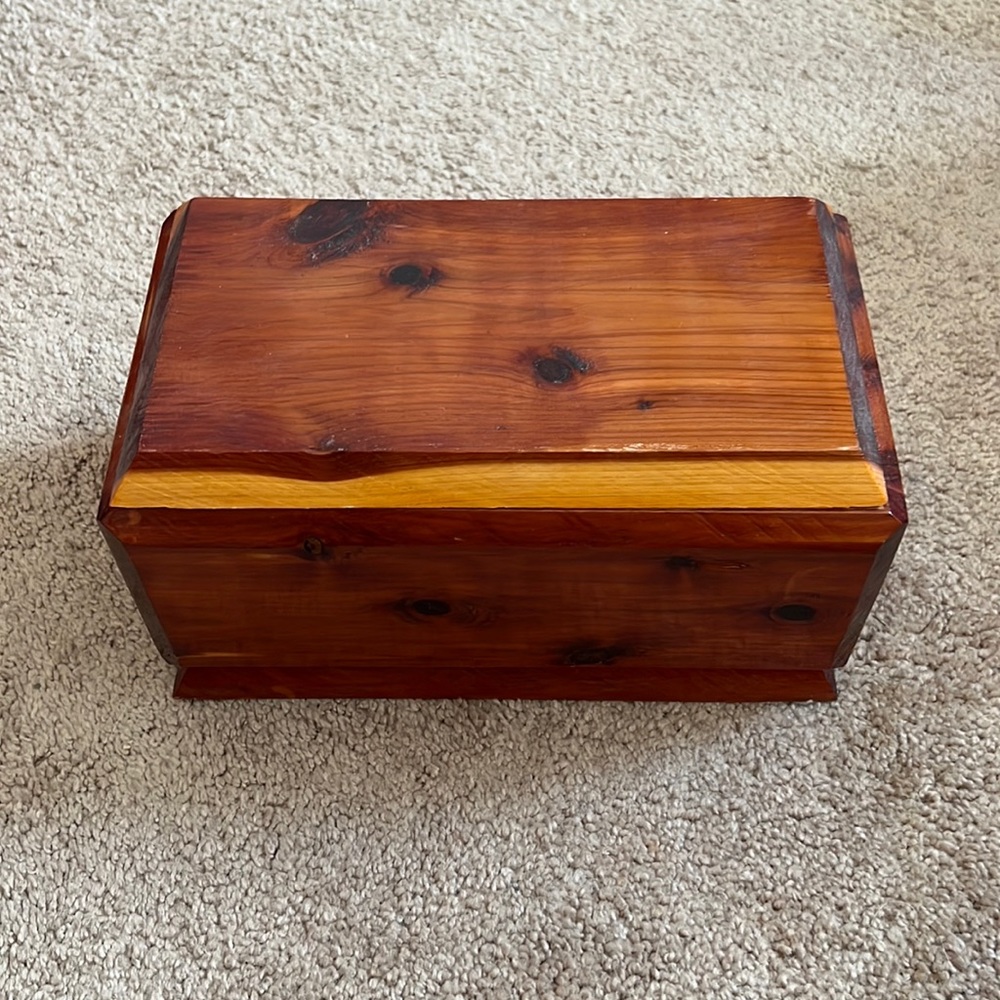 VINTAGE Cedar Jewelry Box